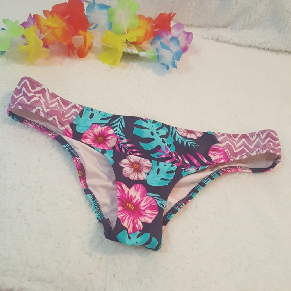 🎈NWOT Shade & Shore Bikini Bottom - Picture 6 of 7